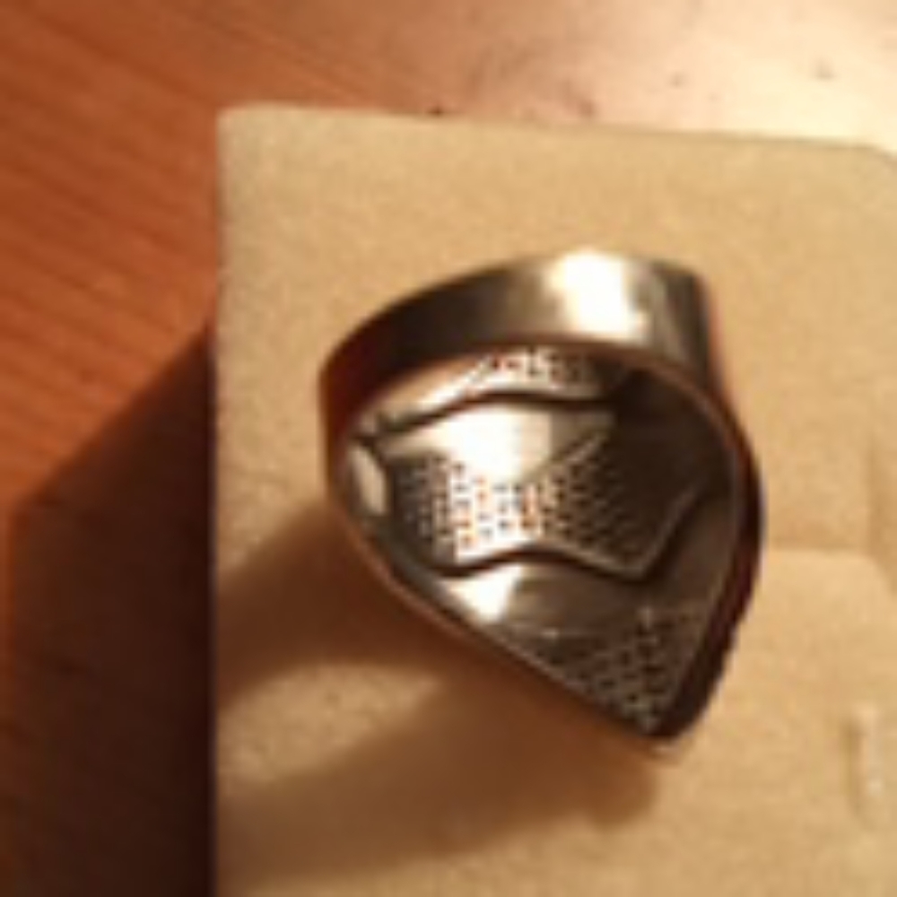 Gold geometric pattern - Picture 3 of 4